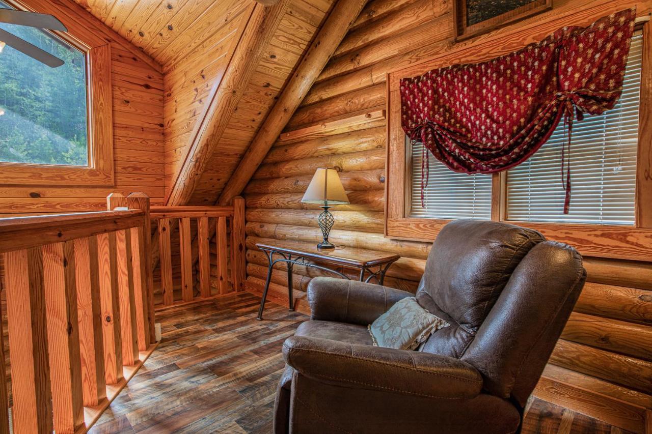 Great Wolf Cabin In Pigeon Forge! Villa Dış mekan fotoğraf