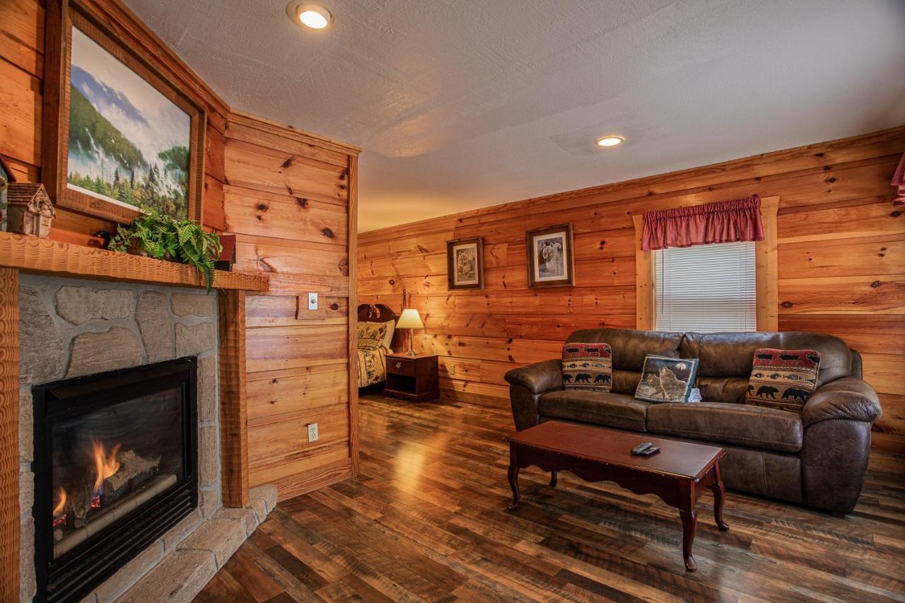 Great Wolf Cabin In Pigeon Forge! Villa Dış mekan fotoğraf