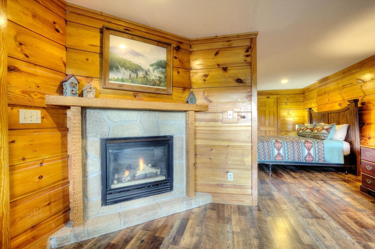 Great Wolf Cabin In Pigeon Forge! Villa Dış mekan fotoğraf